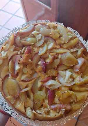 Una foto de Torta invertida de duraznos