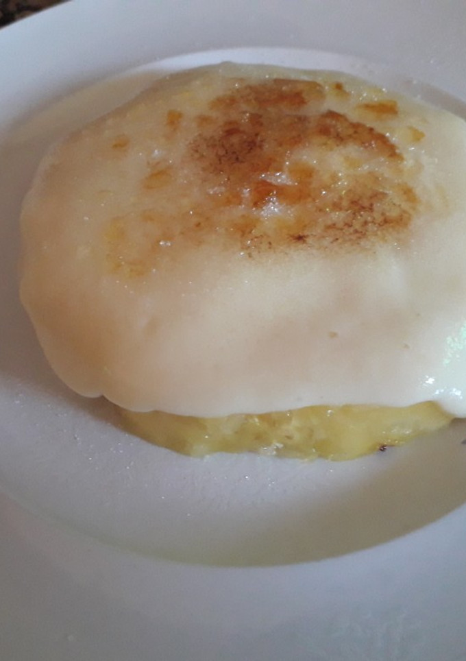Una foto de Piña con crema pastelera