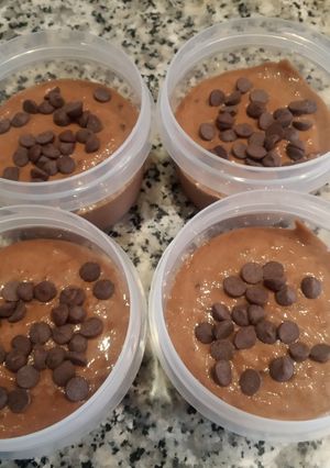 Una foto de Helado o crema fría de plátano y chocolate tú eliges