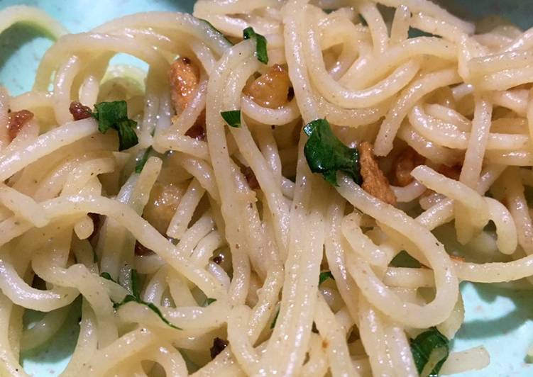 Cara Gampang Menyiapkan Garlic spagheti, Enak