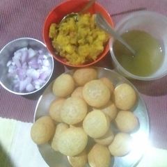 A picture of Pani puri.