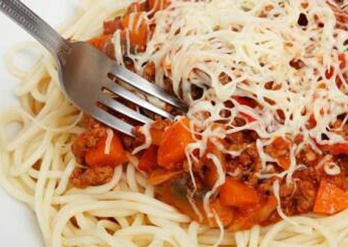 A delicious Pasta and bolognaise souce