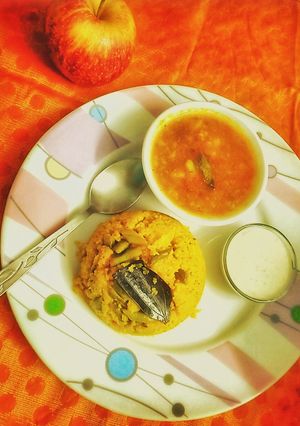 A picture of Mini Vrat Thali(Sama pulao, sweetpotato curry and peanut Chutney.