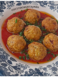 Una foto de Albóndigas de berenjena con tomate seco