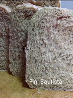 Una foto de Pan de molde con remolacha y sin corteza (al vapor)