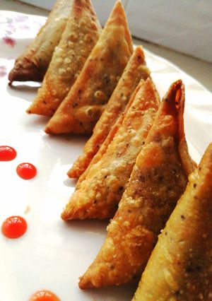 A picture of Dengu samosa.