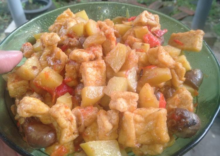 Sambal goreng kentang, tahu, jantung ayam