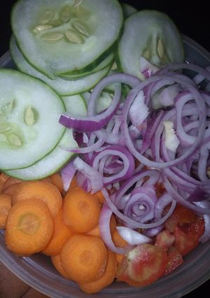 A picture of Cucumber karon onio frest tomatos for my jollof rice.