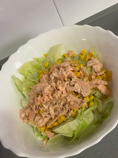 Una foto de Ensalada templada con salmón
