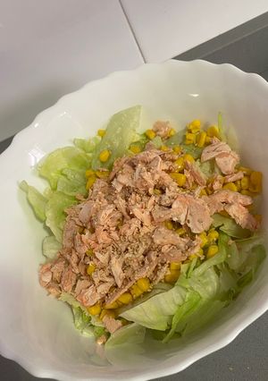 Una foto de Ensalada templada con salmón