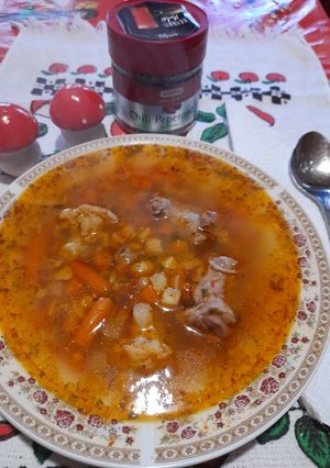 O poză a rețetei Ciorbă cu gâturi de curcan.