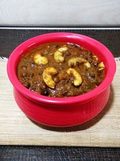 काळ्या वाटाण्याची उसळ रेसिपी चे मुख्य फोटो