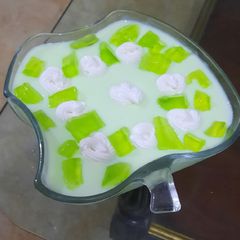 Green jelly Custard A picture of Green jelly Custard.