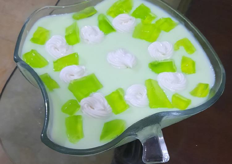 Simple Way to Make Super Quick Homemade Green jelly Custard