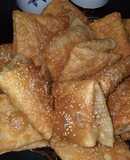 Rghayef con miel (panes crujientes fritos en aceite)