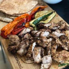 BBQ Za’atar chicken feast 🇱🇧 A picture of BBQ Za’atar chicken feast 🇱🇧.