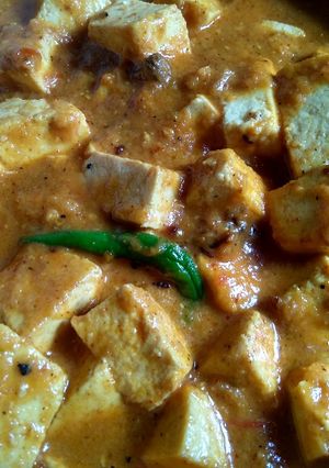 A picture of Paneer korma.
