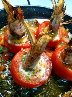Una foto de Tomates rellenos de gambas