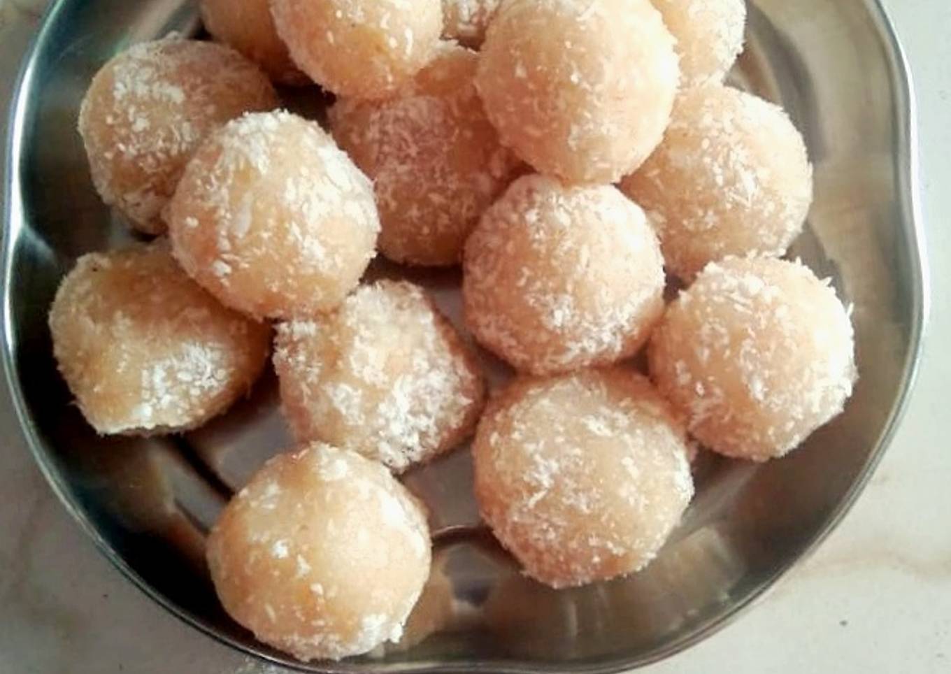 Instant coconut laddo