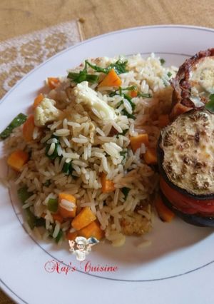 A picture of Asian fried rice.