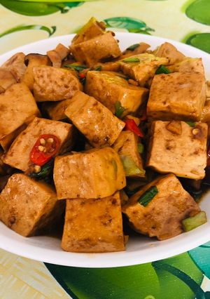 Hình của món Đậu hũ kho nấm.