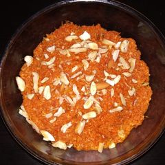 A picture of Carrot mawa malai halwa.