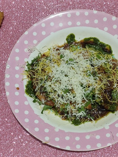 લીલવા ઘૂઘરા ચાટ (Ghughara Chaat Recipe in Gujarati) રેસીપી મુખ્ય ફોટો