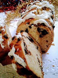 Una foto de Stollen o pan dulce alemán