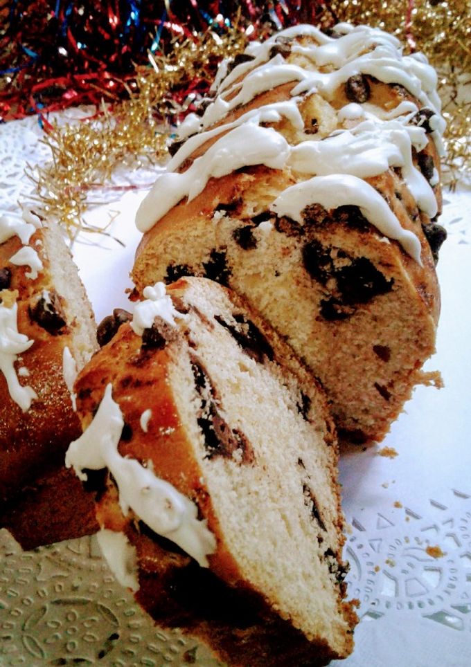 Una foto de Stollen o pan dulce alemán