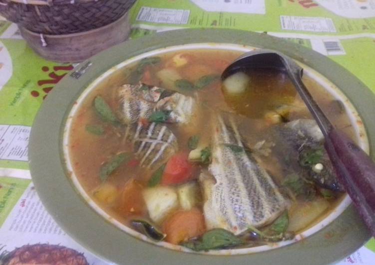 Sup ikan bumbu bali