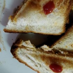 A picture of Bread sandwich.