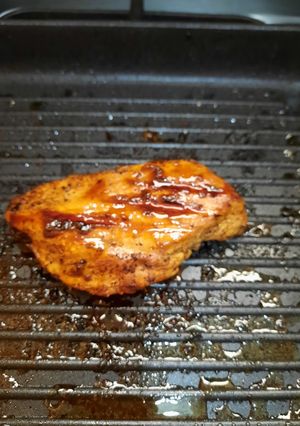 A picture of Grilled Chicken topping for Pizza.