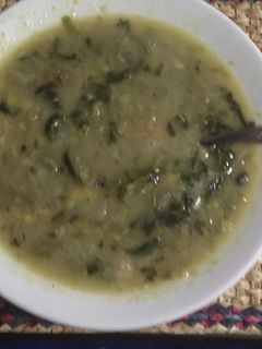 Una foto de Sopa de habas con nopalitos