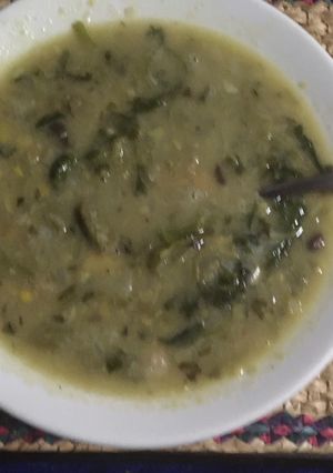 Una foto de Sopa de habas con nopalitos