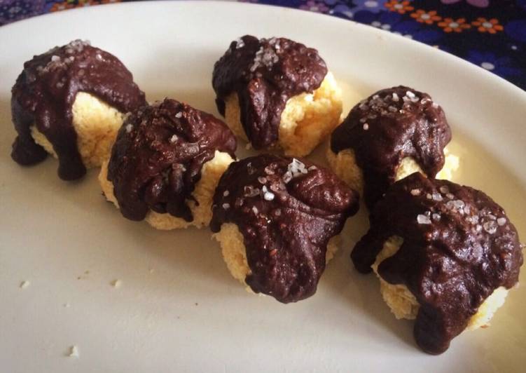 Coquitos con chocolate y almendras fáciles y ricos sin horno
