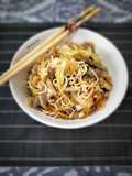 Yakisoba de ternera