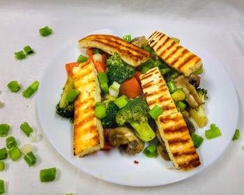 Latest Recipe Broccoli Carrot Mushroom Salad with Halloumi Cheese Restaurant Style