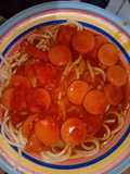 Spaghetti con salchichas