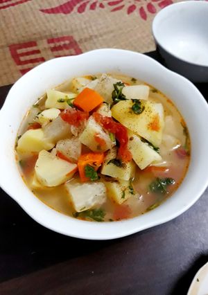 Hình của món Canh khoai rau củ 🥔🥕.