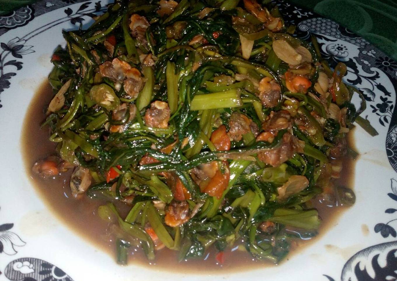 Tumis kangkung kerang istimewa