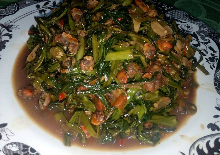 Tumis kangkung kerang istimewa