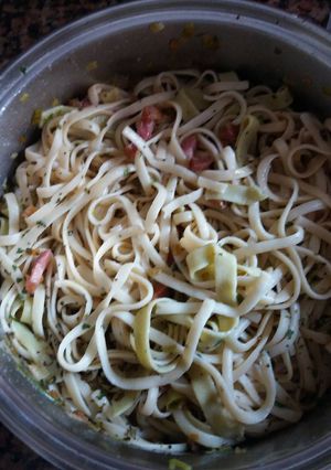 Una foto de Tallarines con taquitos de panceta