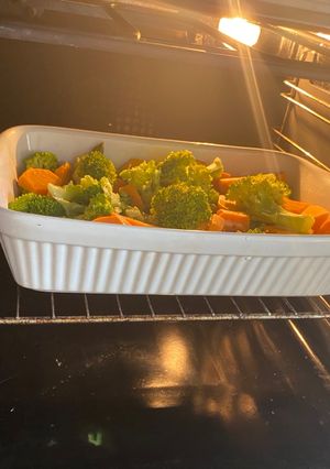 Édesburgonyás sült brokkoli, tejszínesen recept fotója