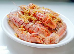 Hình của món Tôm tít rang tỏi sả.