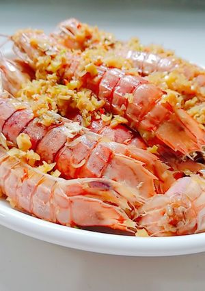 Hình của món Tôm tít rang tỏi sả.