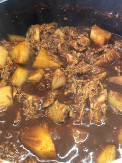 Una foto de Pollo ahogado en salsa a los 4 chiles a la sonorense