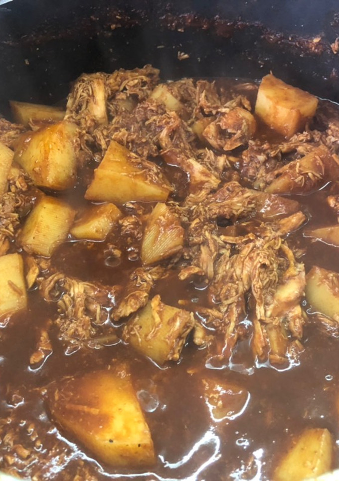 Una foto de Pollo ahogado en salsa a los 4 chiles a la sonorense