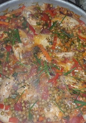 Una foto de Paella con alitas