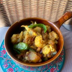 A picture of Aloo gobhi.