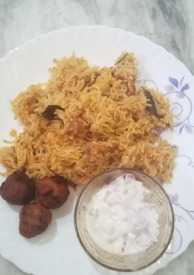 கோவை மட்டன் பிரியாணி (Kovai mutton biryani recipe in tamil) செய்முறை முக்கிய புகைப்படம்